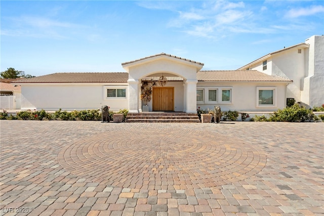 view of mediterranean / spanish-style house