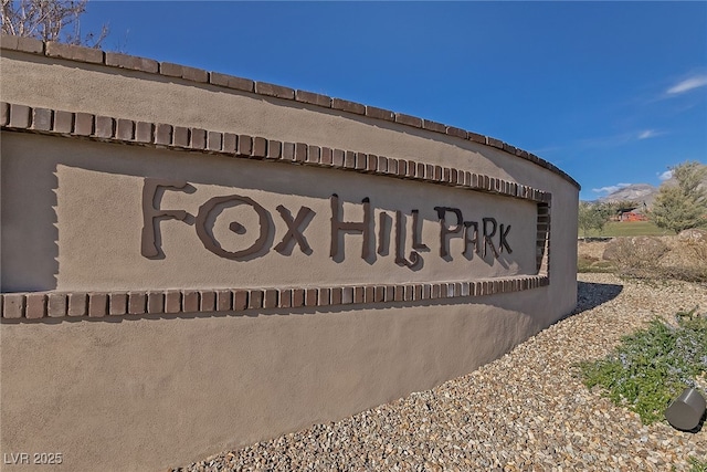 view of community / neighborhood sign