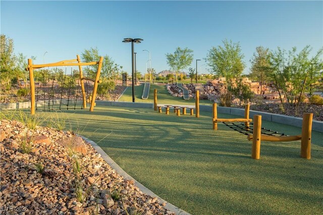 637 N Water St, Henderson, NV 89015 - photo 43