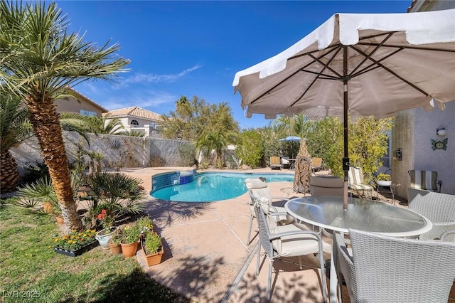 view of swimming pool featuring a patio