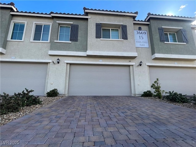 view of front of home featuring a garage