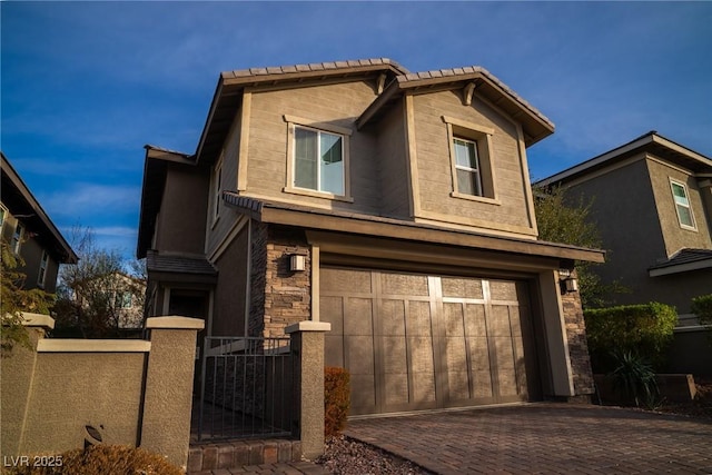 view of front facade featuring a garage