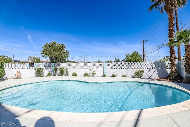 view of swimming pool