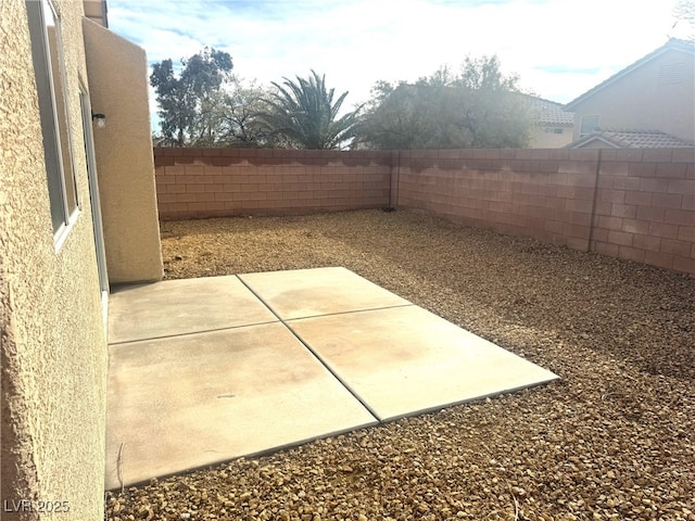 view of yard with a patio