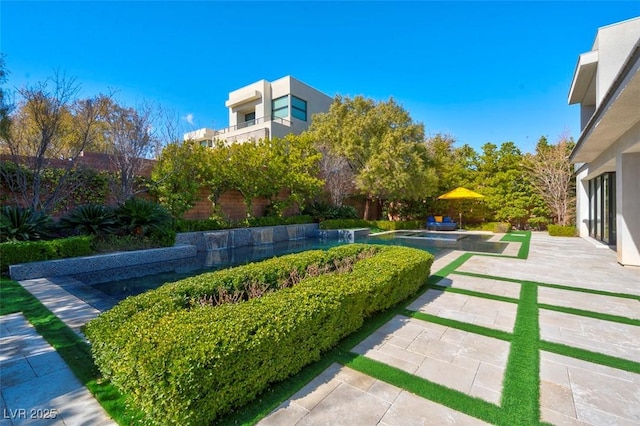 view of yard featuring a patio area