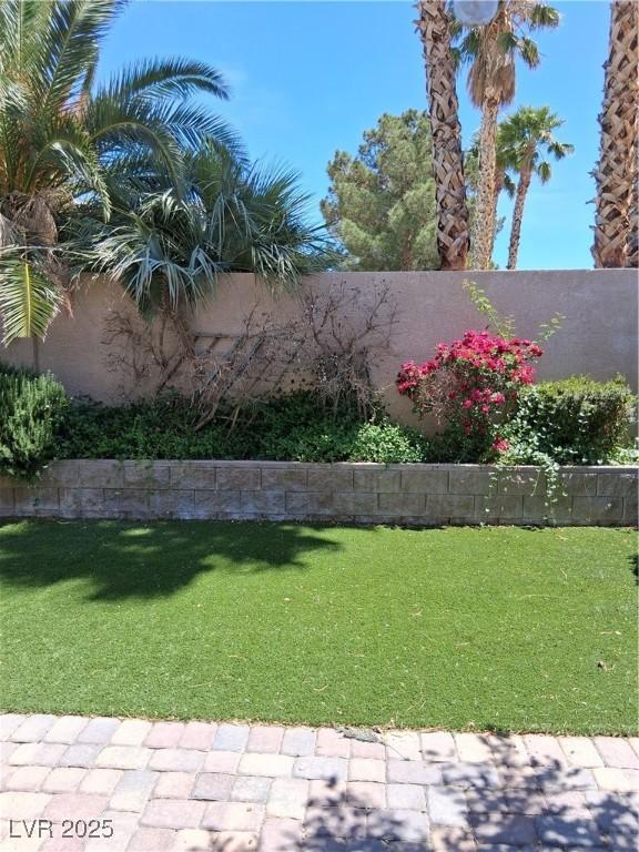 5830 Springmist St, North Las Vegas, NV 89031 - view of yard