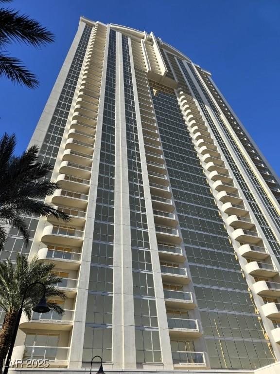 135 E Harmon Ave Unit 2120, Las Vegas, NV 89109 - view of building exterior