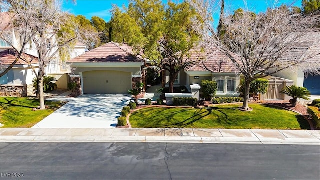 view of front facade featuring a front yard