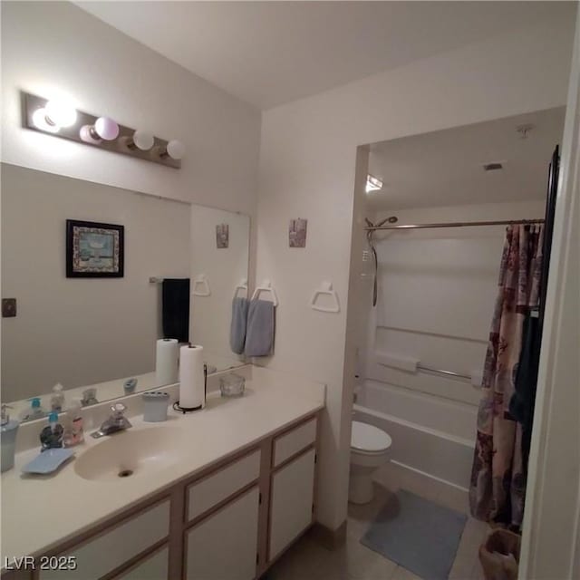 full bathroom featuring shower / tub combo with curtain, vanity, and toilet