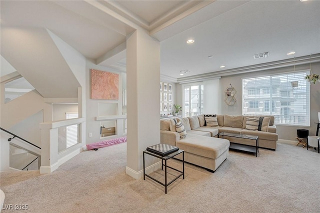 living area featuring visible vents, recessed lighting, carpet, and baseboards