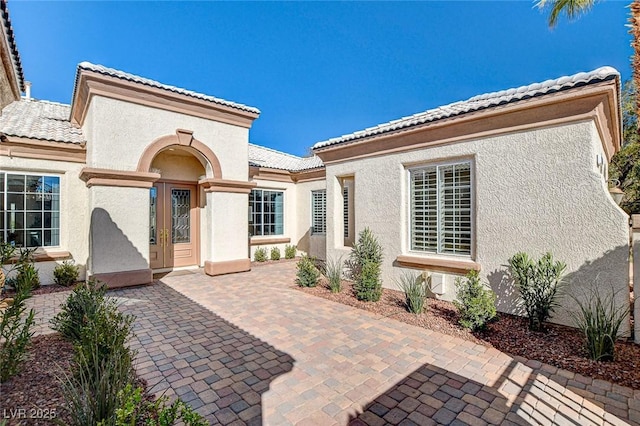 view of front of home featuring a patio