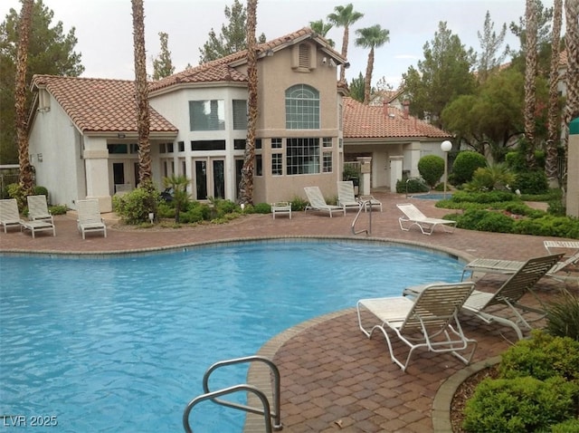 75 N Valle Verde Dr Unit 621, Henderson, NV 89074 - community pool with a patio