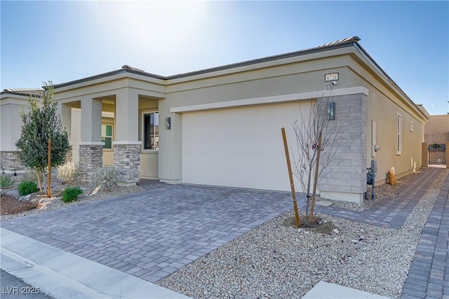 view of front facade with a garage