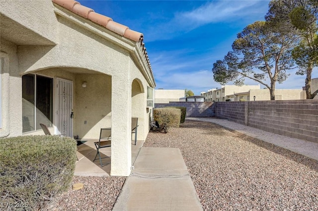 view of yard with a patio