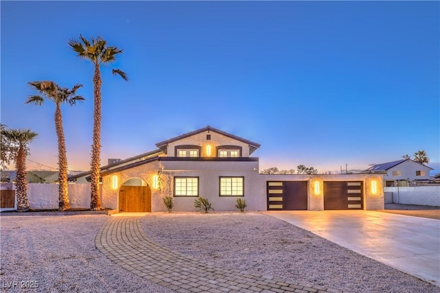 view of front facade featuring a garage