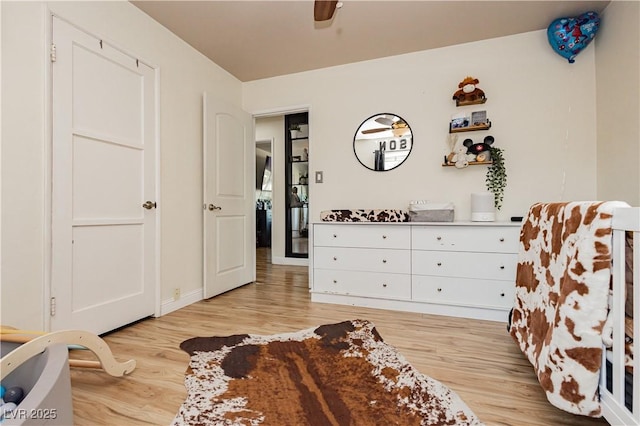 sitting room with light hardwood / wood-style floors