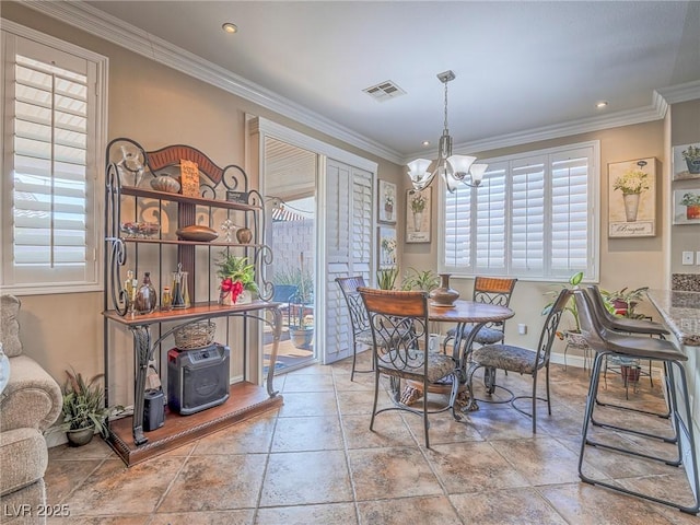 dining room featuring recessed lighting, visible vents, ornamental molding, a chandelier, and baseboards