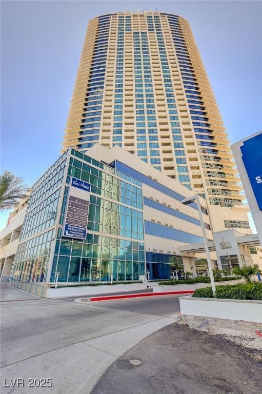 2700 Las Vegas Blvd Unit 1604, Las Vegas, NV 89109 - photo 15