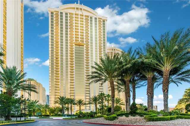 view of property featuring a city view