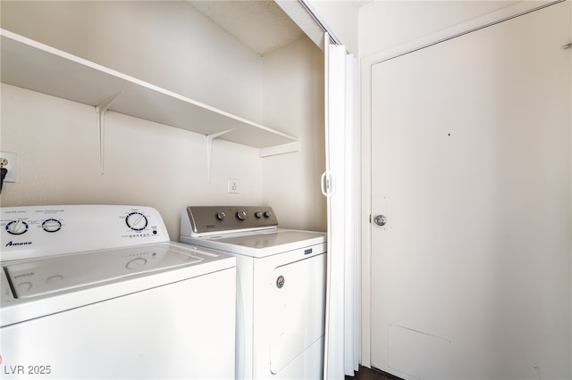 2667 Aracatuba Ave, Las Vegas, NV 89121 - laundry area featuring laundry area and washer and clothes dryer