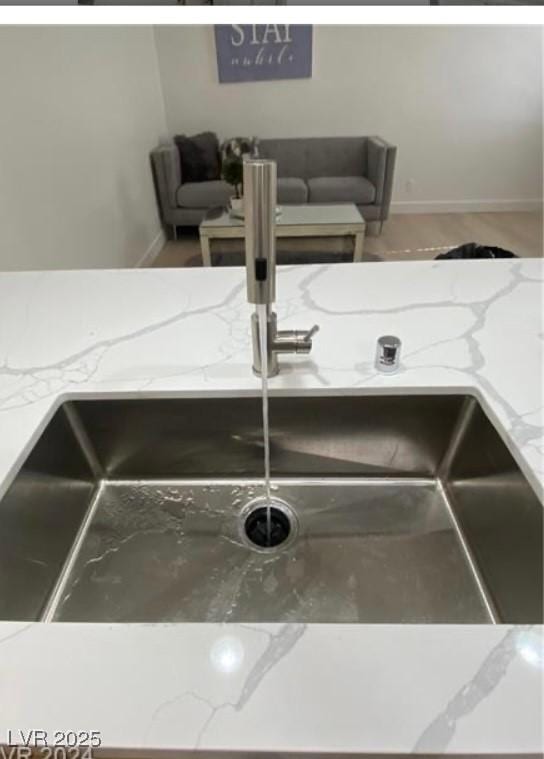 room details featuring a sink