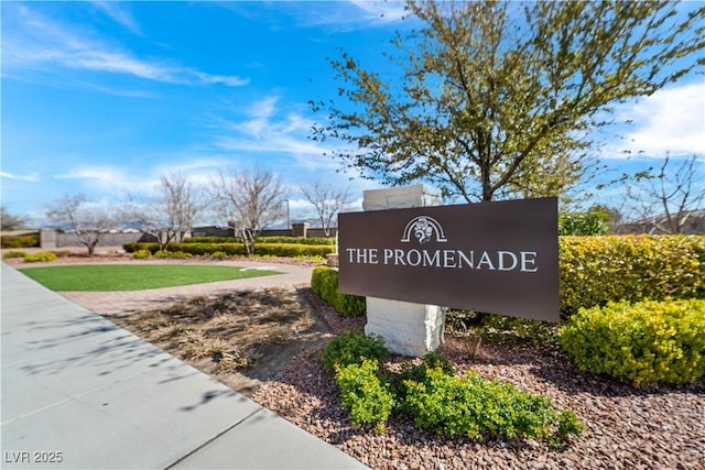 view of community / neighborhood sign