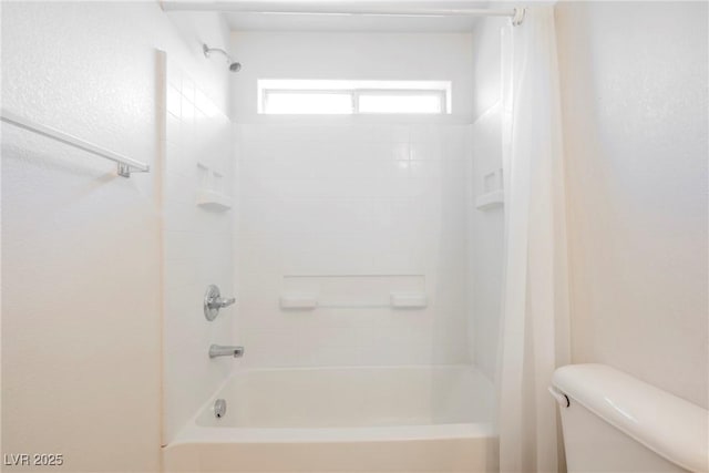 full bathroom with bathtub / shower combination and toilet