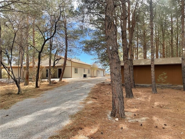 view of front of house featuring driveway