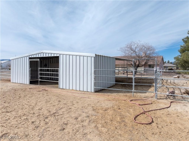 view of outdoor structure with an outdoor structure and an exterior structure