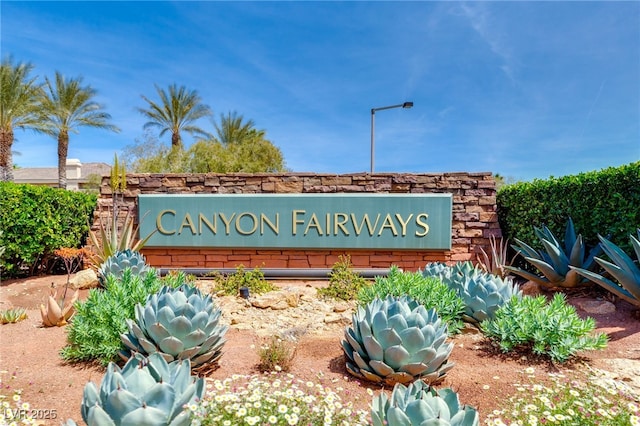 view of community / neighborhood sign