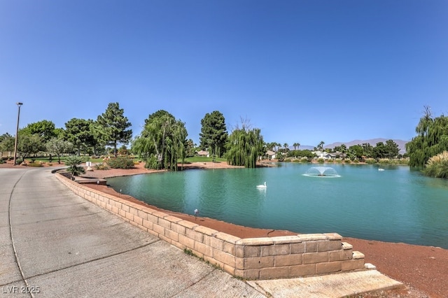 water view with a mountain view