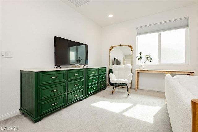 living area with light carpet, baseboards, visible vents, and recessed lighting