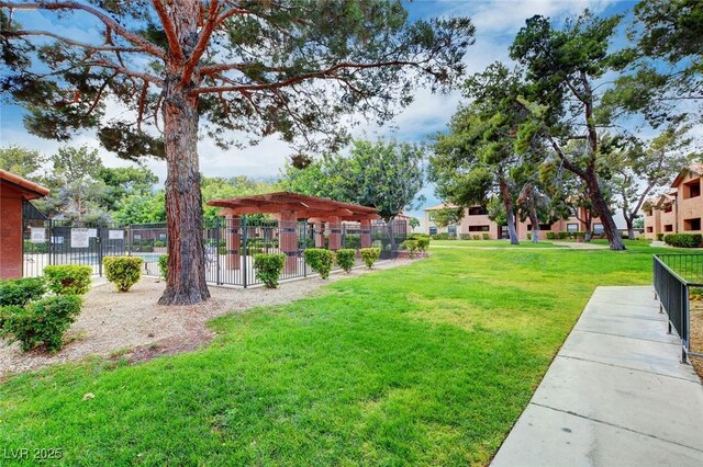 2451 N Rainbow Blvd Unit 2076, Las Vegas, NV 89108 - view of yard with a residential view