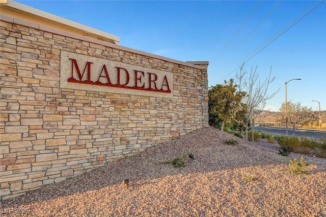 view of community / neighborhood sign