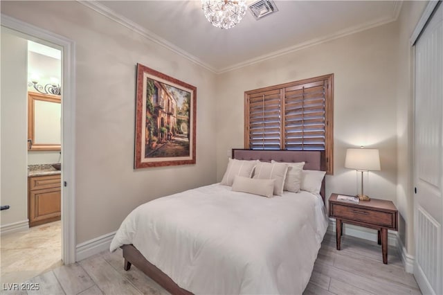 bedroom featuring baseboards, light wood-style floors, visible vents, and crown molding