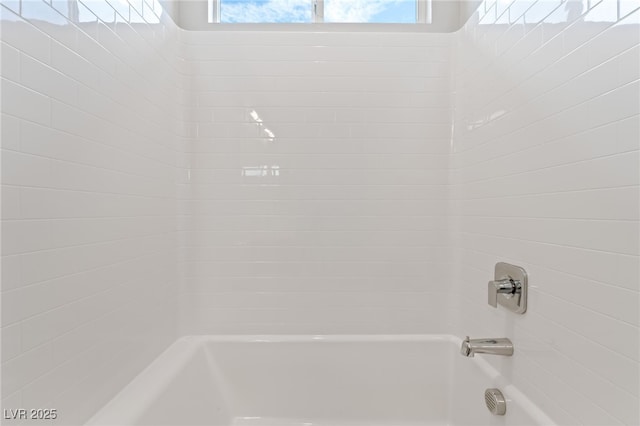 6312 Zephyr Ct, Las Vegas, NV 89149 - full bath featuring bathing tub / shower combination