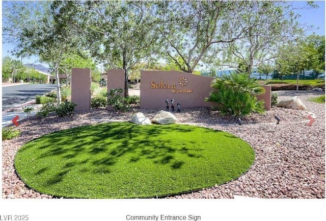 view of community / neighborhood sign