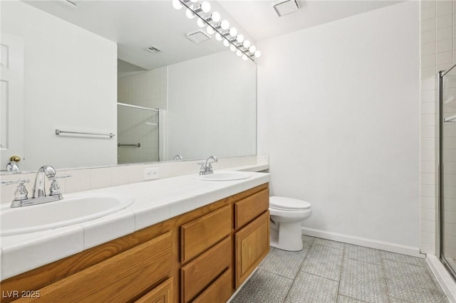 full bathroom with a shower with shower door, a sink, and toilet