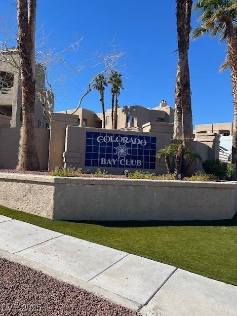 view of community / neighborhood sign