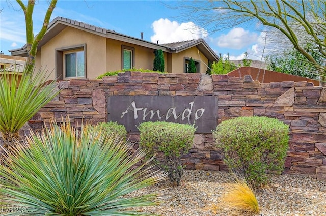 view of community / neighborhood sign