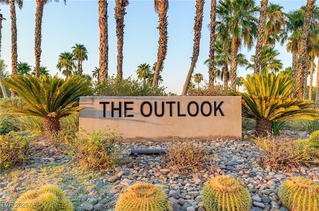 view of community / neighborhood sign