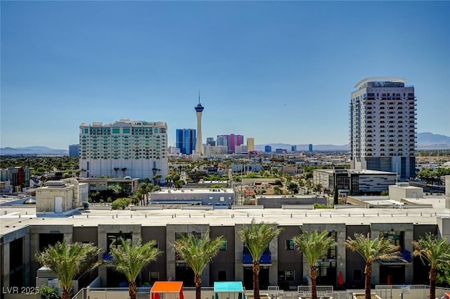 city view featuring a mountain view