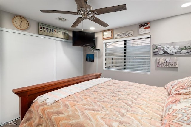 bedroom featuring recessed lighting, visible vents, and ceiling fan