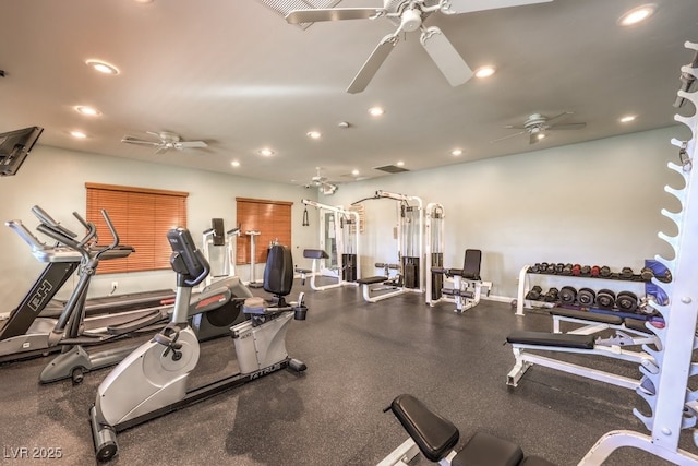 exercise room with a ceiling fan, recessed lighting, visible vents, and baseboards