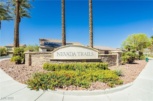 view of community / neighborhood sign