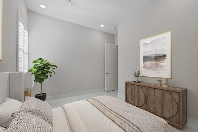 bedroom featuring baseboards, visible vents, and recessed lighting