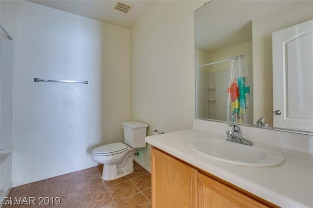 full bathroom with tile patterned flooring, toilet, a shower with shower curtain, visible vents, and vanity