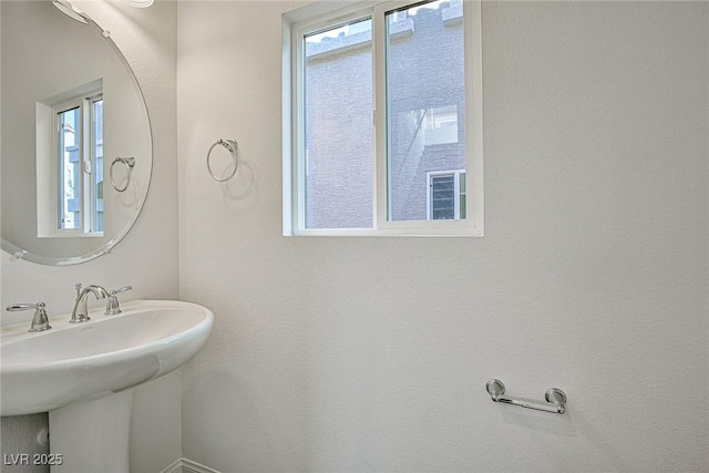 bathroom featuring a sink