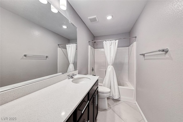 bathroom with baseboards, visible vents, toilet, shower / tub combo with curtain, and vanity