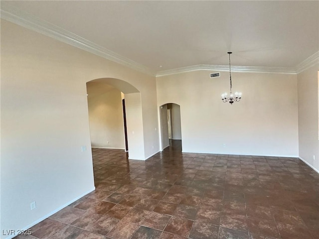 empty room with visible vents, arched walkways, baseboards, ornamental molding, and an inviting chandelier